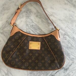 Louis Vuitton Thames GM
